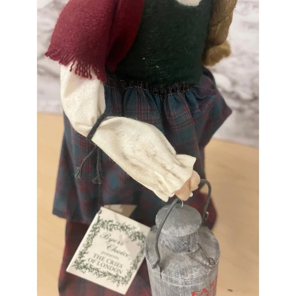 Byers Choice Caroler 1997 Woman Cries Of London Milk Maid Woman Farm Fresh
